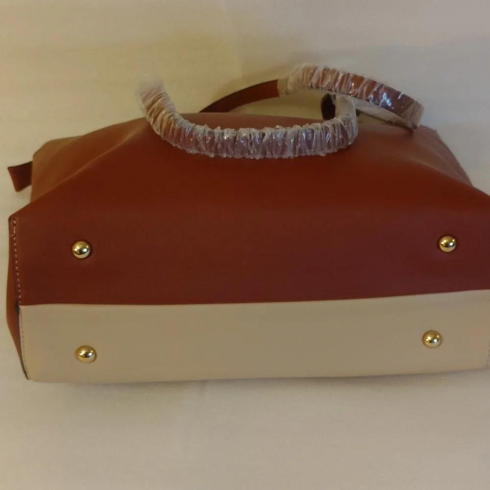 NEWHEY Wine and Beige Totes with Gold Hardware - Picture 4 of 8